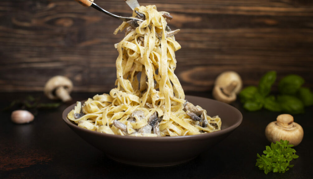 plate of mushroom pasta